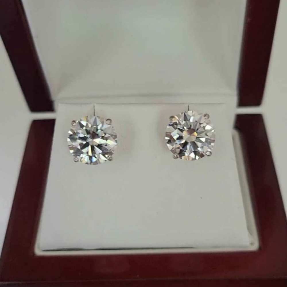 Elegant 6ct Cerified Moissanite Silver Stud Earrings - Picture 6 of 9